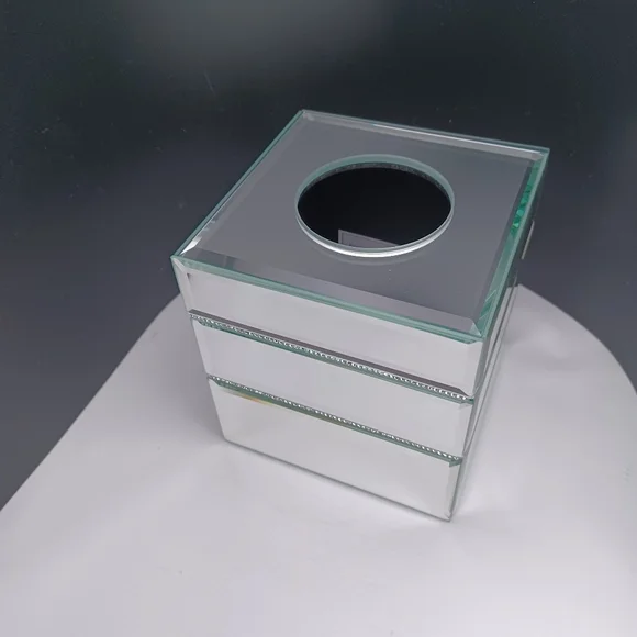 🌟Beautiful Tissue Box Cover with Mirrored & Diamantes Rhinestone Embellis… - Picture 2 of 12